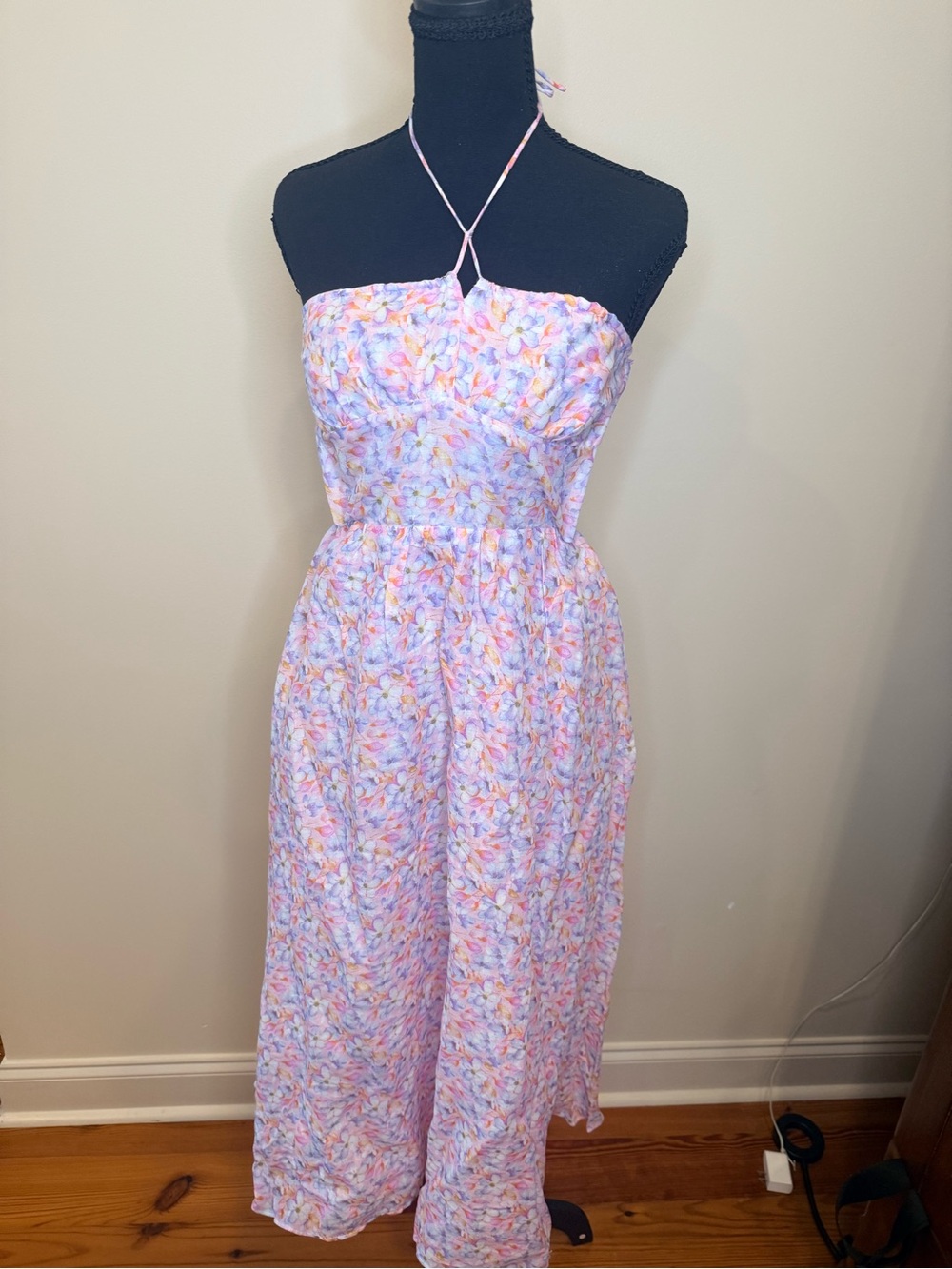 Bardot revolve Floral maxi in Pastel Lavender open back small
